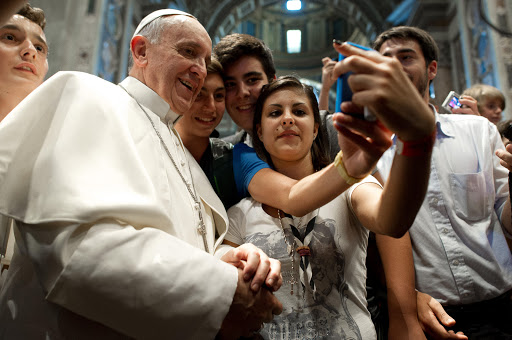 Sondaggio su Papa e giovani