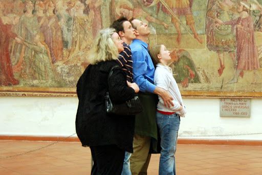 Family in the museum &#8211; it