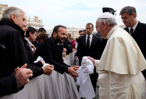 Volontari incontrano Papa Francesco