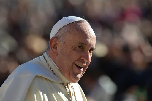 Pope Francis greets the crowd, nov 14th 2014 &#8211; it