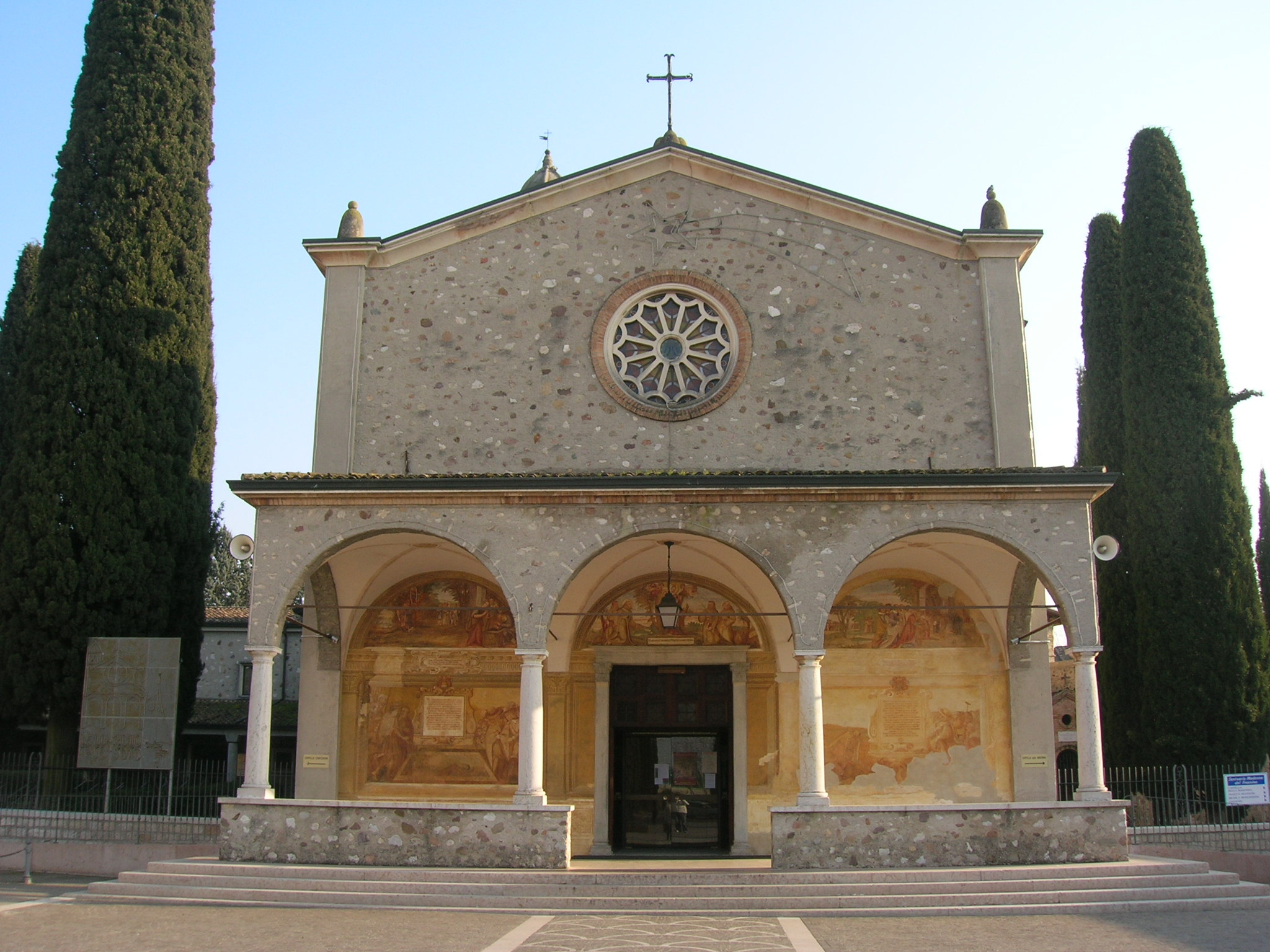 Santuario_della_Madonna_del_Frassino_3-1.jpg