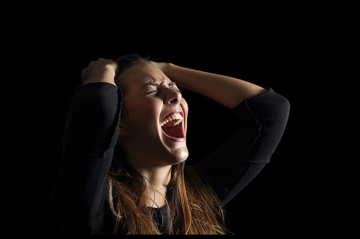 Depressed woman crying © Antonio Guillem / Shutterstock &#8211; it