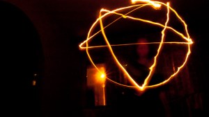 Illuminated pentagram – it