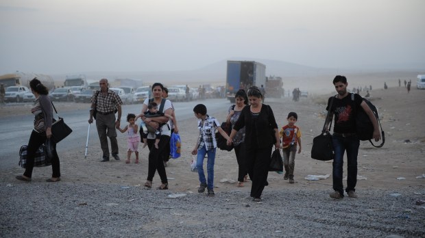 Thousands flee Iraq&#8217;s Mosul