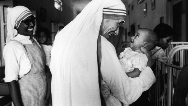 Mother Teresa In Calcutta, India In 1981 &#8211;