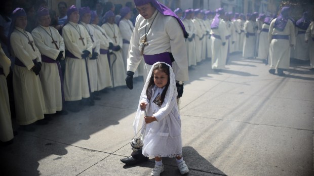 GUATEMALA-RELIGION-LENT-PROCESSION-CHILDREN