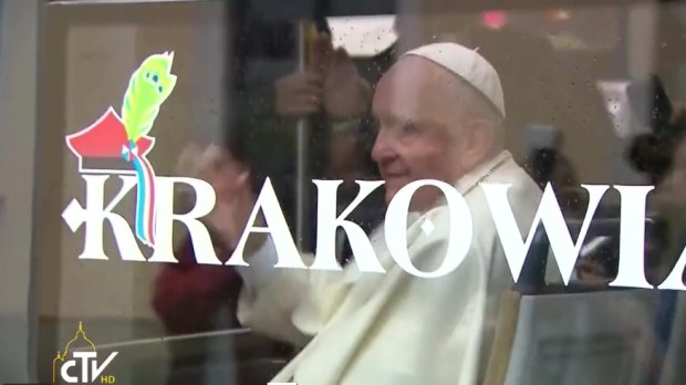 Papa Francesco prende il tram on Vimeo