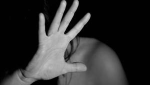 hand woman violence abuse