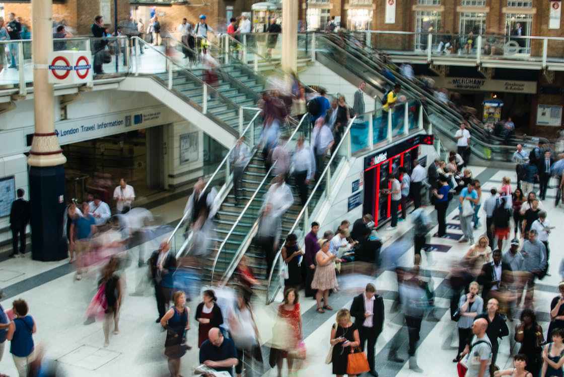 web-city-people-walking-blur-unsplash-pd1