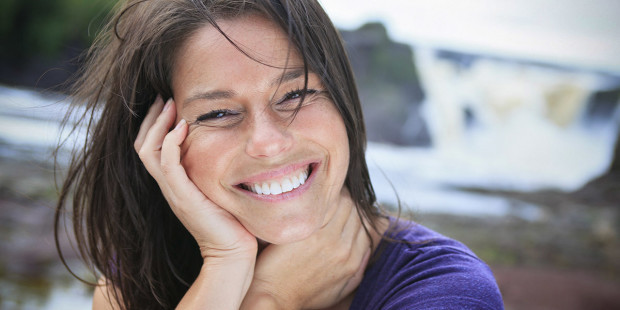 web3-woman-portrait-outdoor-shutterstock_467421959-lopolo-ai