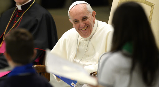 Papa Francesco e ragazzi delle scuole dei gesuiti &#8211; fr
