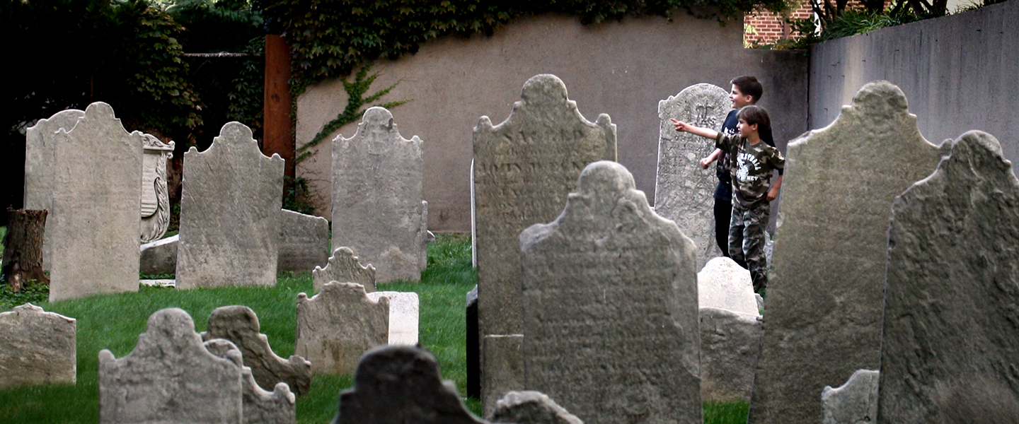 hero-kids-graveyard-anne-petersen-cc
