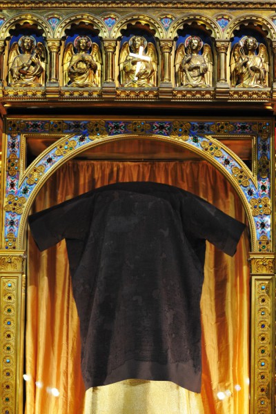 Holy Tunic Close Up marc-antoine_mouterde_argenteuil_2016-03-25-3