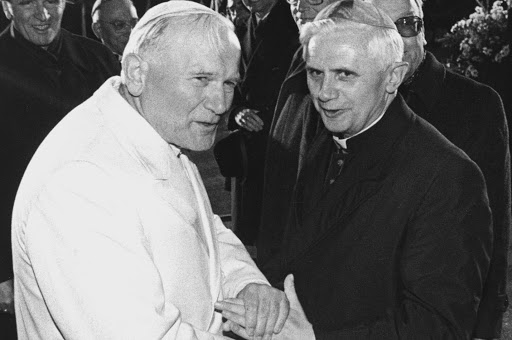 John Paul II with Cardinal Ratzinger &#8211; fr