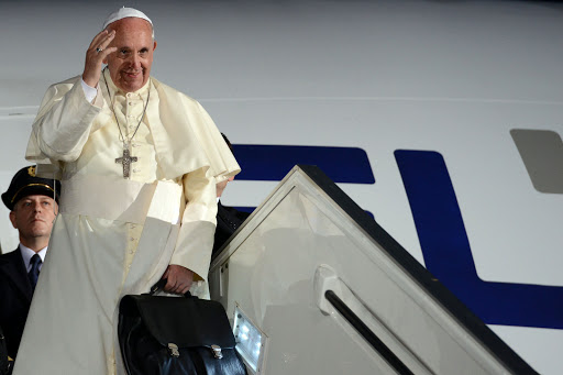 TEL AVIV, ISRAEL &#8211; MAY 26: Pope Francis waves as he departs at Ben Gurion International Airport