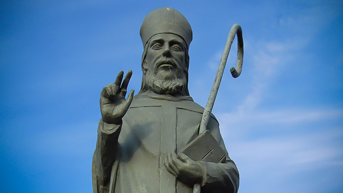 SAINT-MALACHY-STATUE-Thomas-Gun-CC-via-Wikipedia