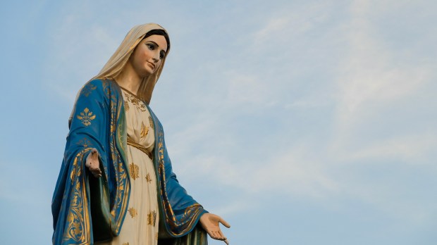 WEB HOLY MARY VIRGIN SKY © LittleKop Shutterstock