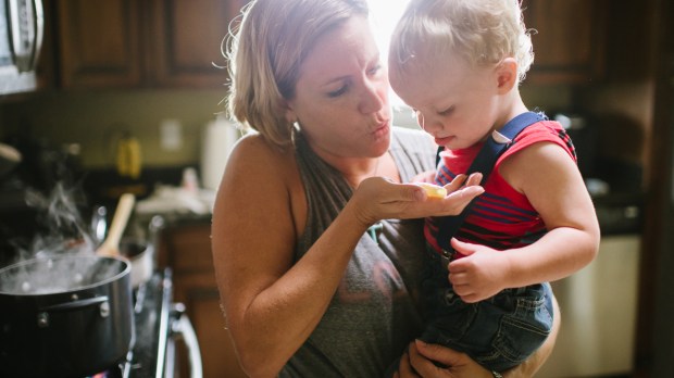 WEB-MOTHER-TODDLER-SON-COOKING-Amanda-Tipton-CC