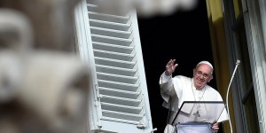 Papa Francesco prega per i copti d&#8217;Egitto e chiede conversione dei terroristi