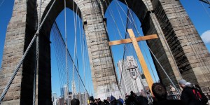 La Settimana Santa nel mondo: Passione e processione sull’acqua