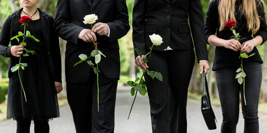 WEB3-MOURN-FAMILY-CEMETERY-FLOWERS-DEATH-shutterstock_383826784-By Kzenon-AI