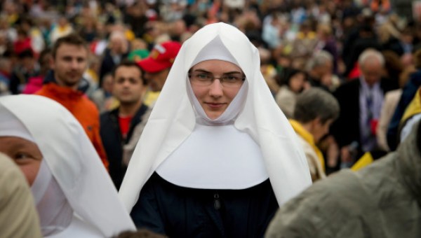 SUORA ABITO MODESTIA