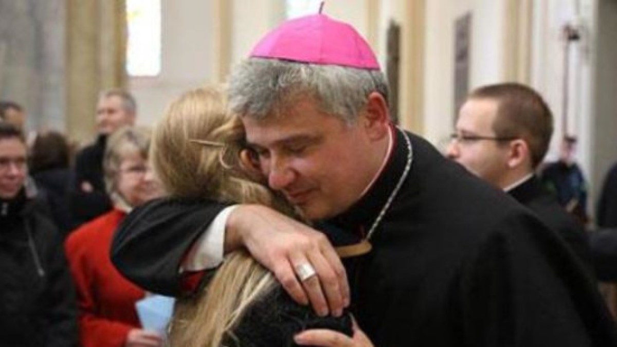 VESCOVO ACCOGLIENZA RIFUGIATI