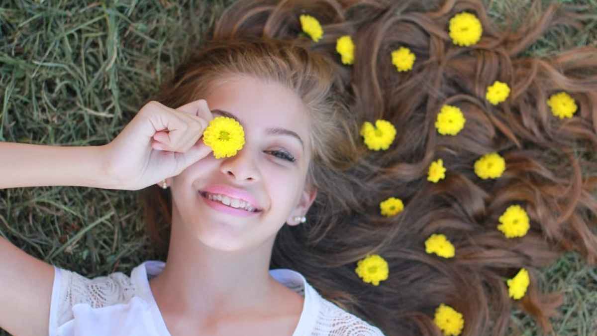 RAGAZZA SORRISO PRATO