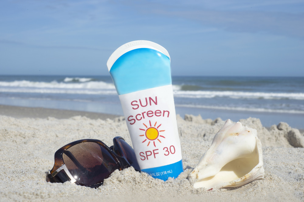 web-beach-sunbath-sunscreen-skin-cream-shutterstock_242078269-by-sherry-yates-young-ai