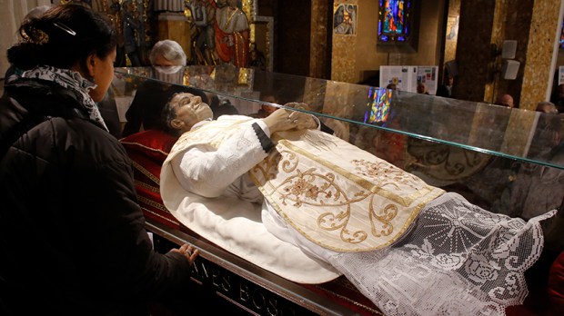 WEB-RELIQUARY-DON-BOSCO-JOHN-SAINT-Philippe-Lissac-AFP