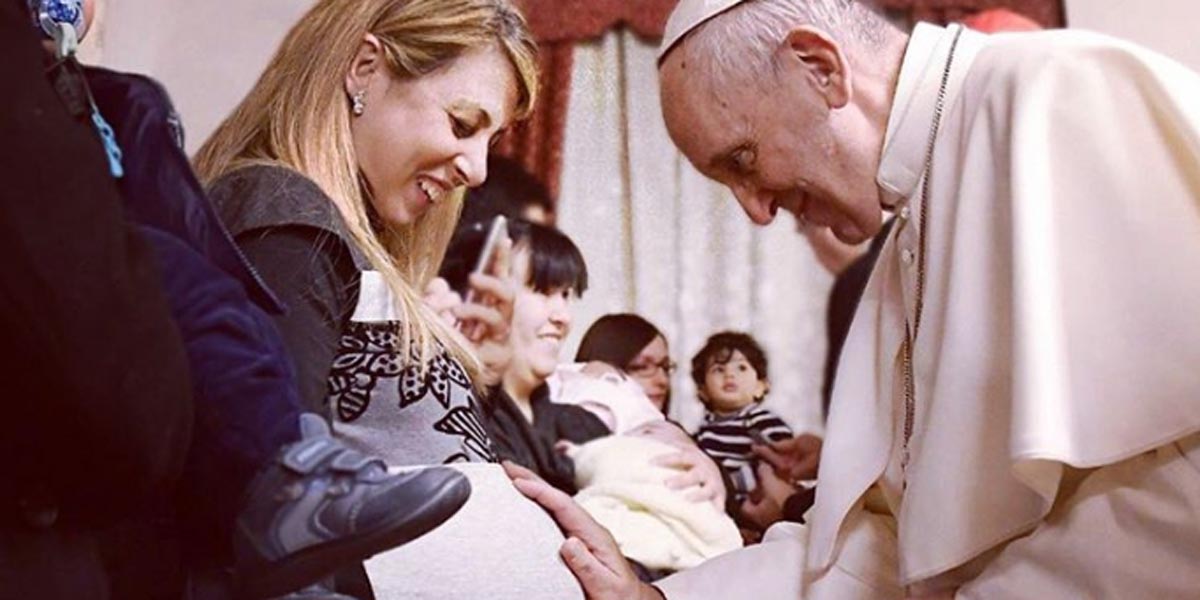 WEB3 POPE FRANCIS BLESSES PREGNANT WOMAN MOTHER Franciscus Instagram