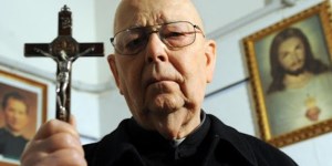 Esempi di infestazioni diaboliche in luoghi e persone, secondo Padre Amorth