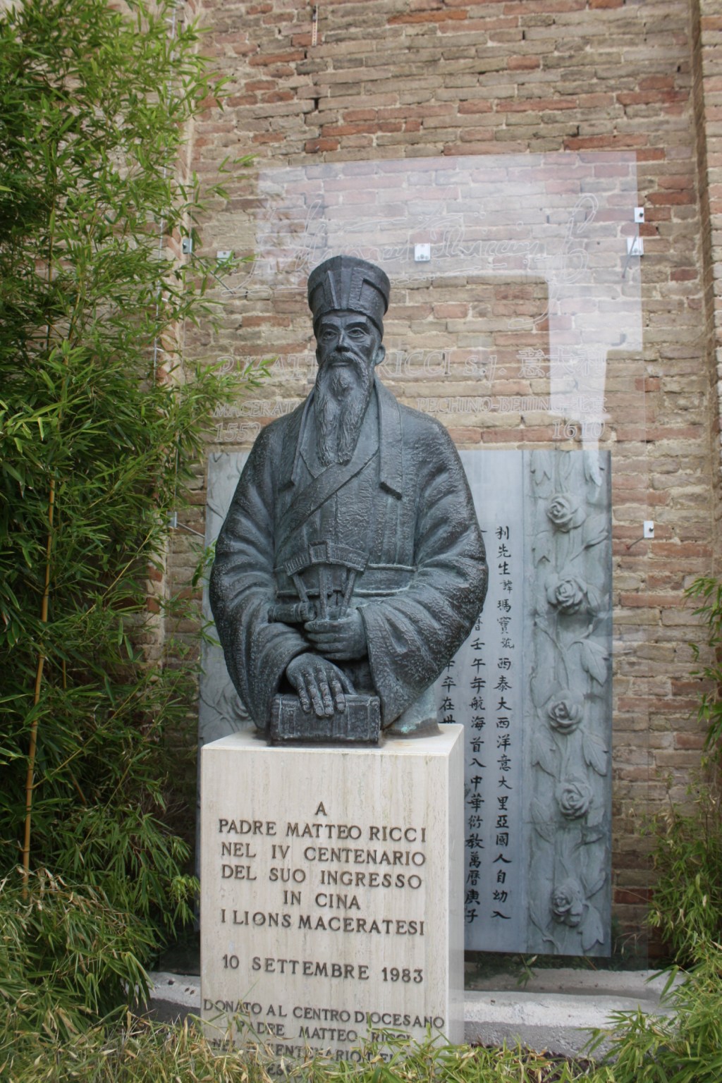 web italy macerata Monument_Matteo_Ricci Guido Linke, Freiburg CC