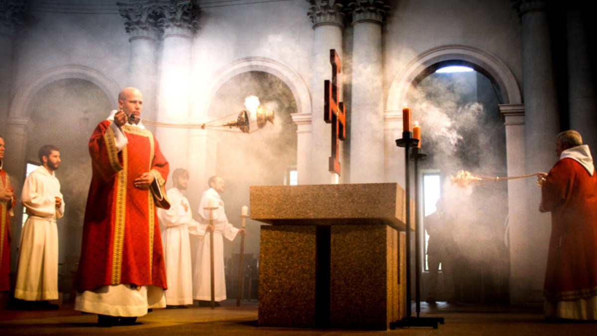 WEB3 INCENSE DURING MASS PRIEST Daniel Kedinger CC