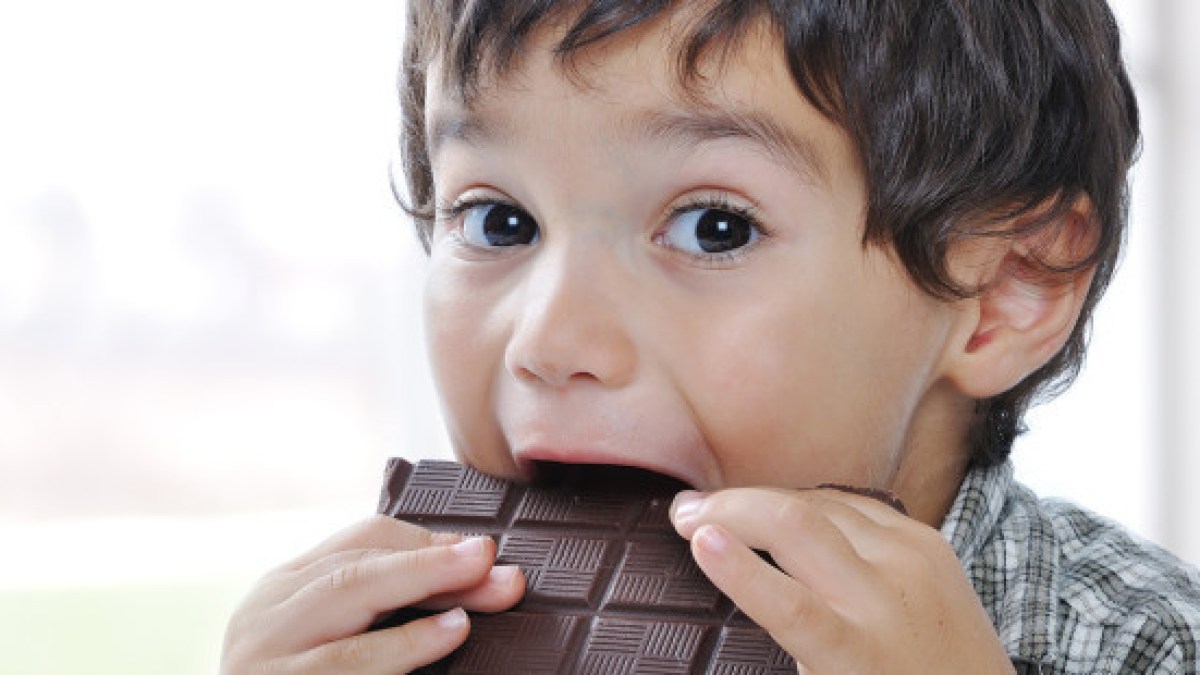 web3-little-boy-eating-chocolate-candy-sweets-shutterstock1