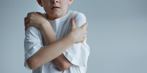 Lo straziante racconto di un sopravvissuto agli abusi di un pedofilo
