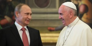 Papa Francesco incontra Putin: sullo sfondo l&#8217;Ucraina e le distanze con gli ortodossi