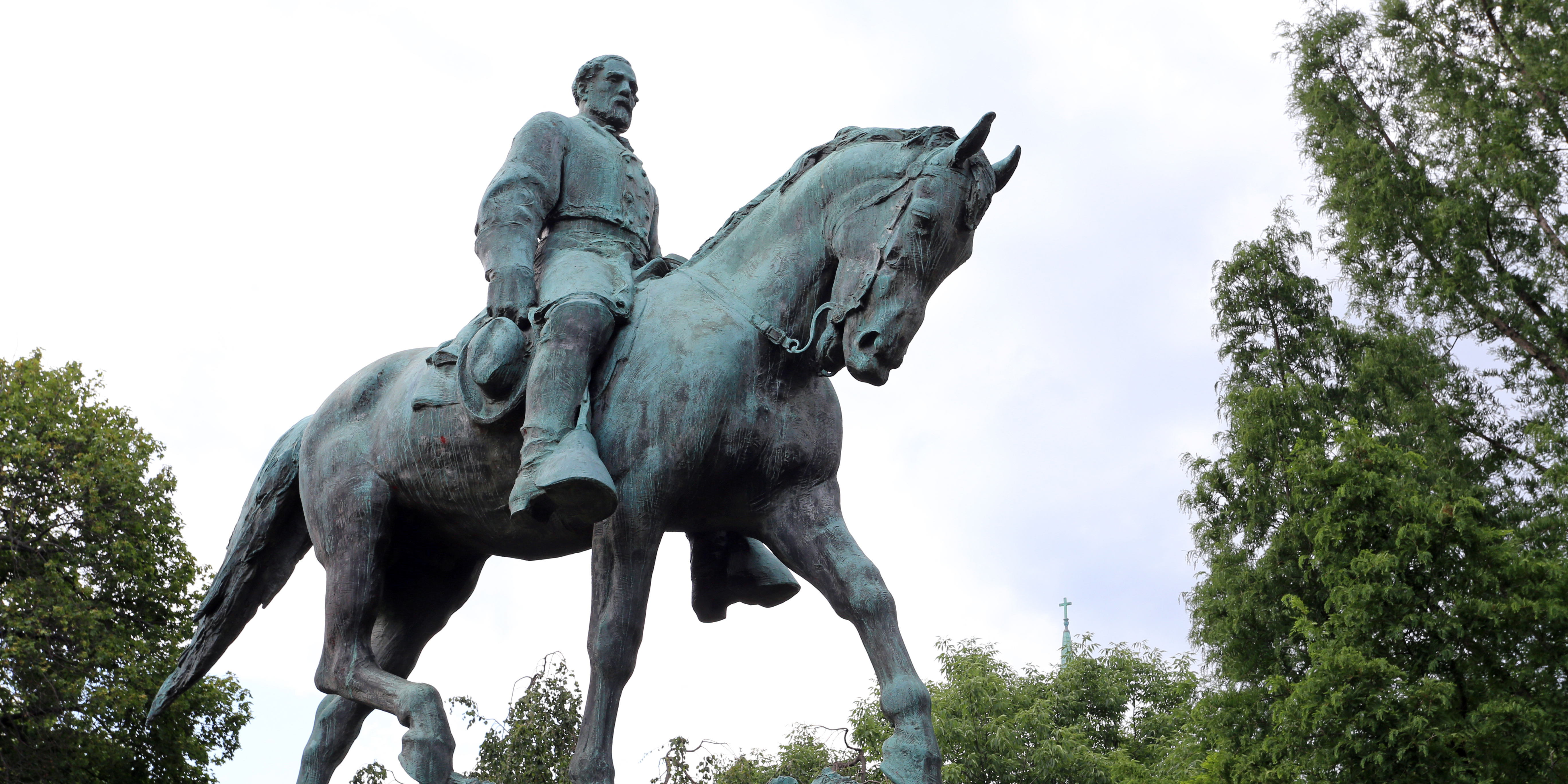 GENERAL LEE STATUE