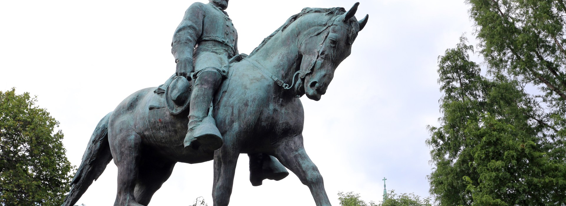 GENERAL LEE STATUE