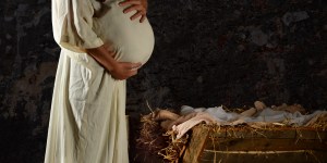 Maria SS, come un telo purissimo, intorno a Suo Figlio