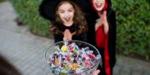 Dolcetto o scherzetto? Dubbi davanti al citofono