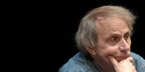 Convertirsi al cattolicesimo: la più grande tentazione di Michel Houellebecq