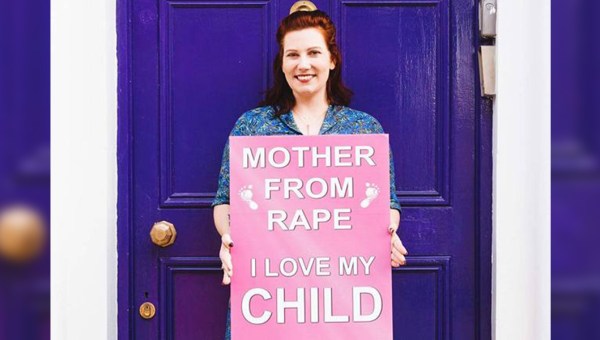 JENNIFER CHRISTIE, MATKA Z GWAŁTU