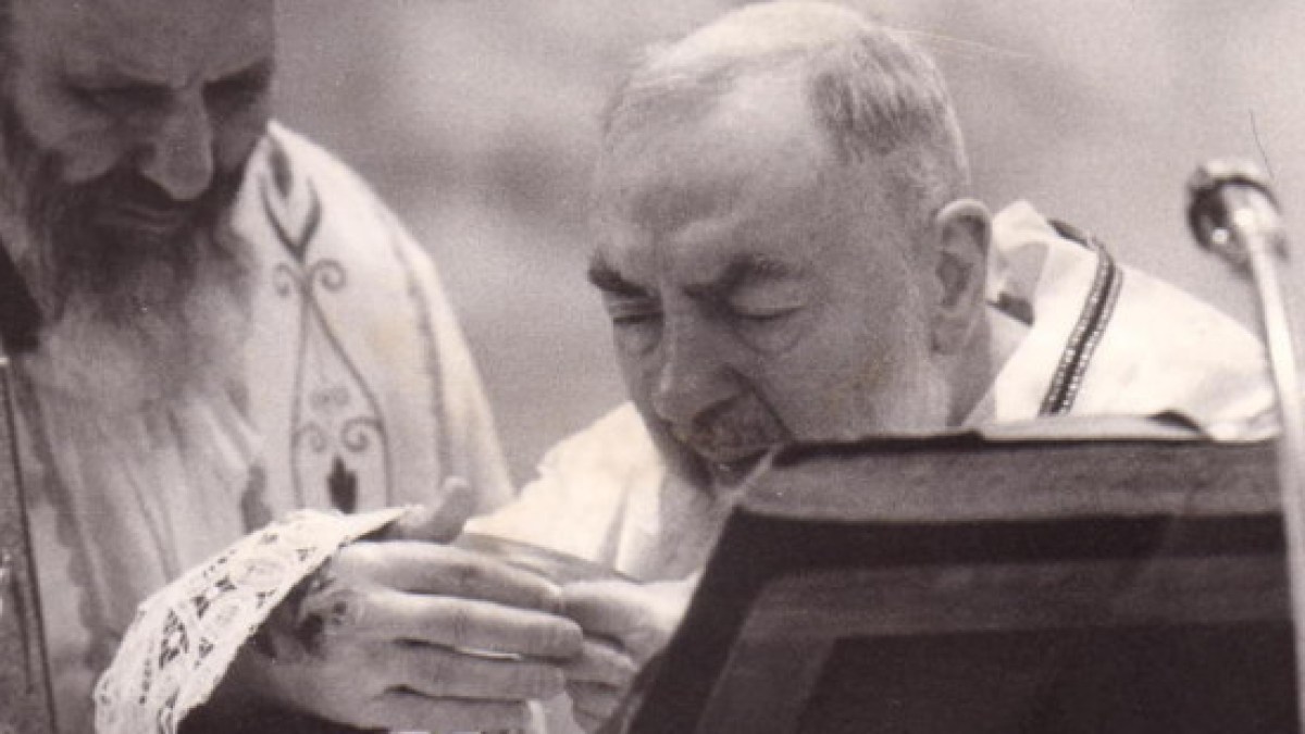 web3-padre-pio-mass-consecration-eucharist-stigmata-pd