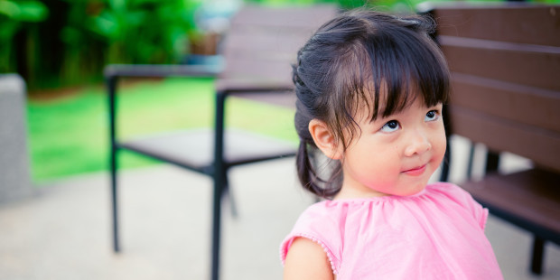 web3-asian-little-girl-looking-up-mia-studio-i-shutterstock