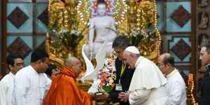 Cos&#8217;hanno in comune San Francesco e Buddha? Risponde il Papa