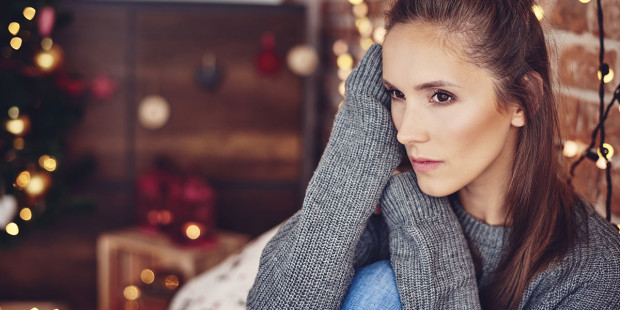 web3-woman-tired-sadness-christmas-time-moody-shutterstock_715085548-gpointstudio-ai