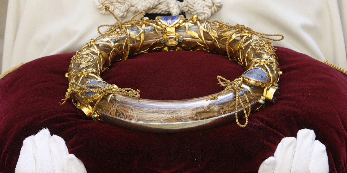 Di Cosa Era Fatta La Corona Di Spine Di Gesù I tesori custoditi nella cattedrale di Notre Dame, tra cui la Corona di