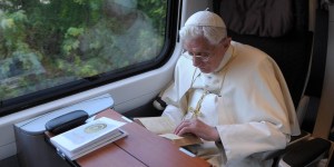 In uscita 4 libri su Benedetto XVI su testamento, ultimi pensieri, accuse