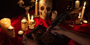 Tra i primi casi di satanismo accertati: le messe nere alla corte di Luigi XIV